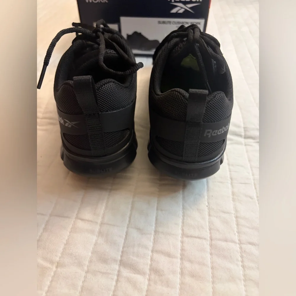 Reebok lace up